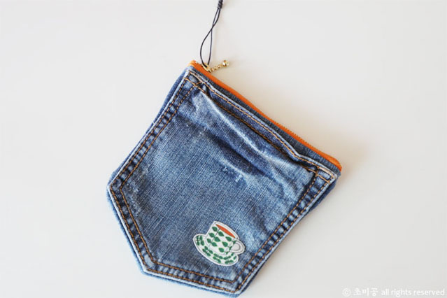 DIY กระเป๋าซิปใบจิ๋วจากชิ้นส่วนผ้ายีนส์